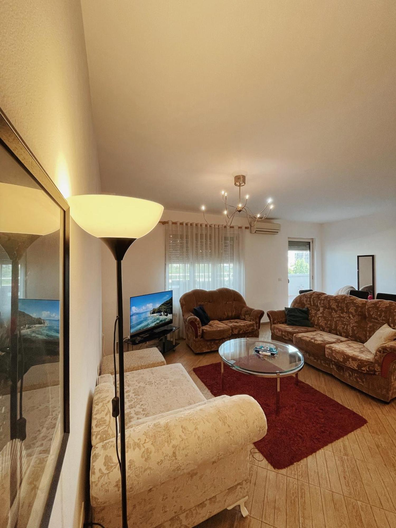 Lovely Apartment Tirana Esterno foto