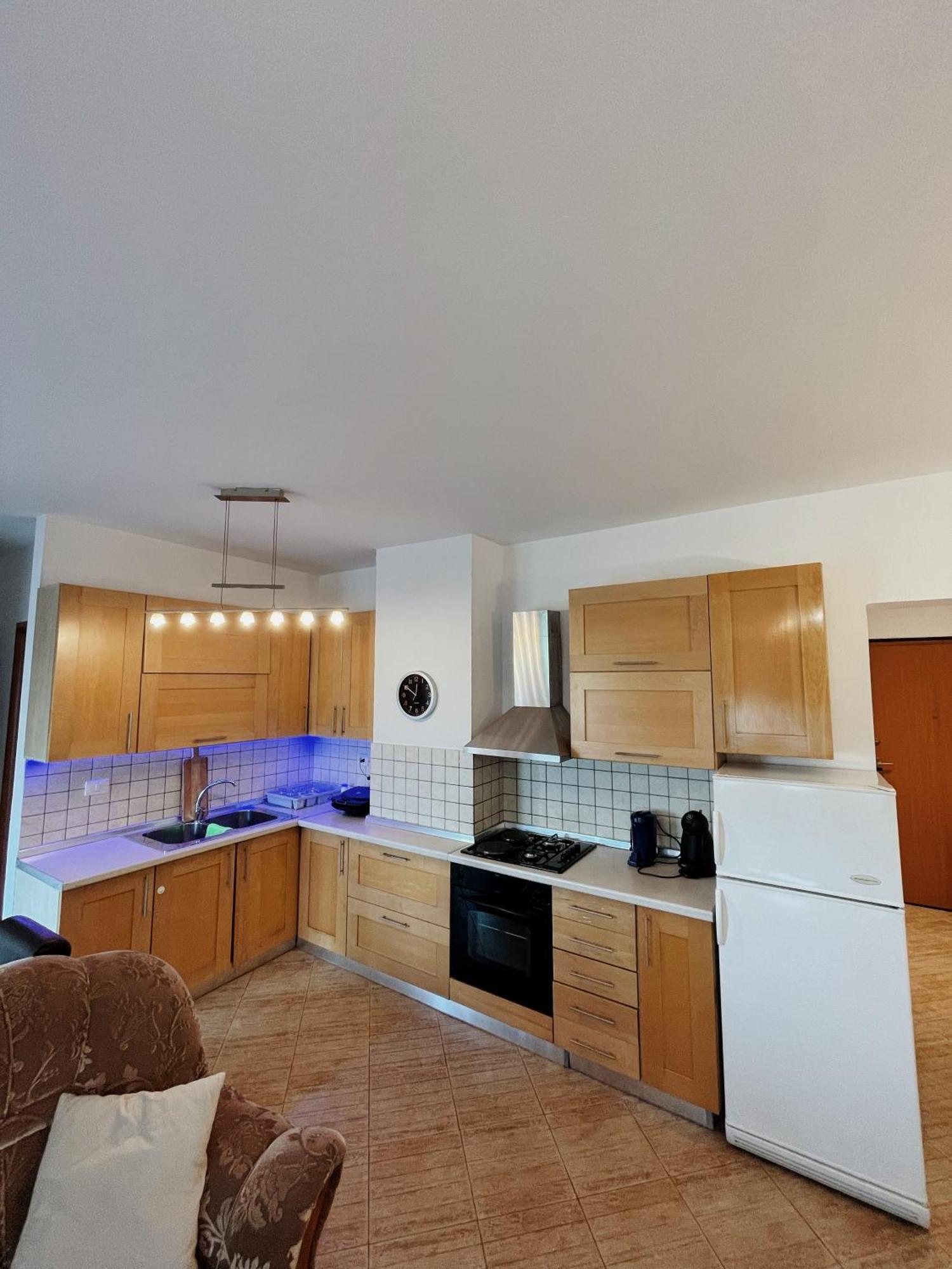 Lovely Apartment Tirana Esterno foto