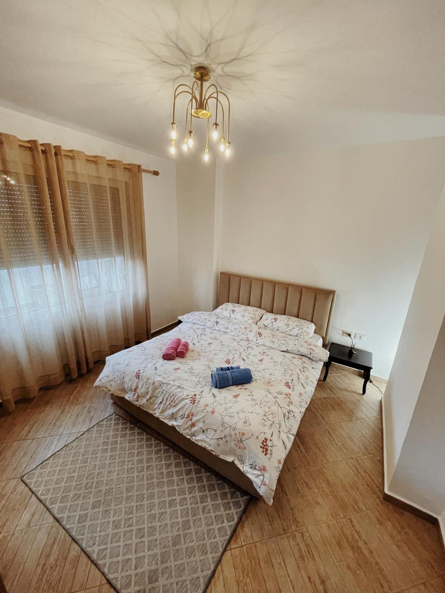 Lovely Apartment Tirana Esterno foto