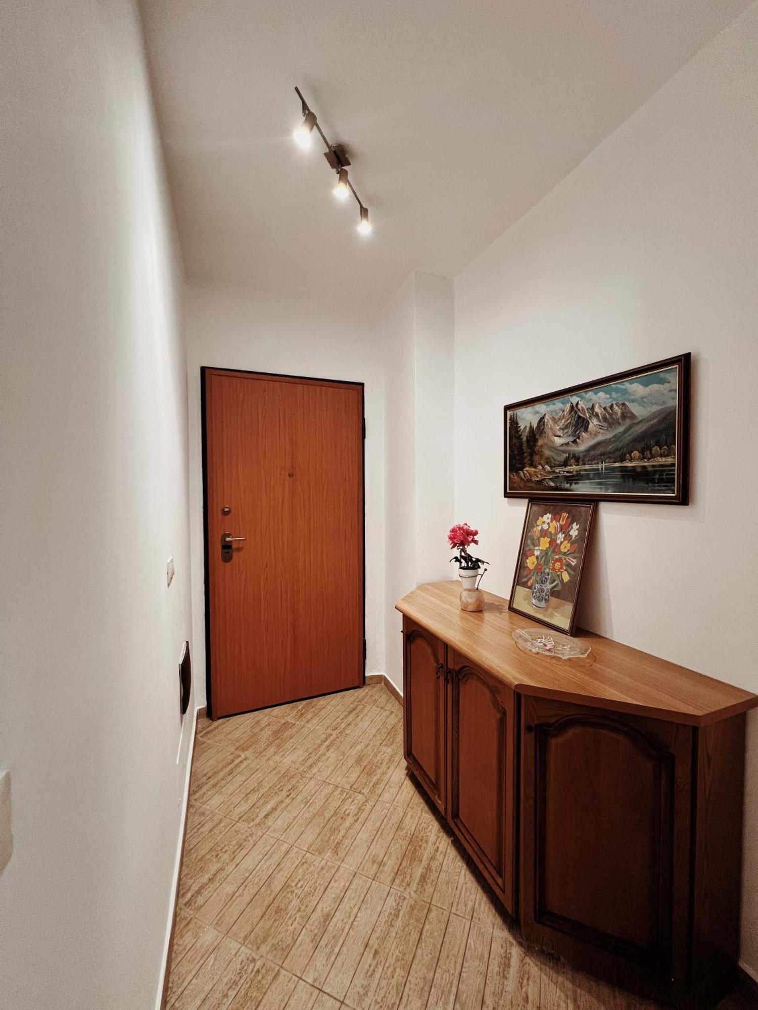 Lovely Apartment Tirana Esterno foto